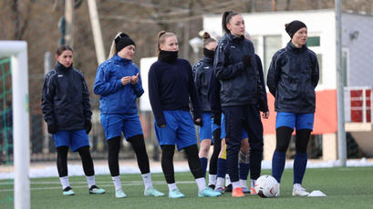 Fotbal feminin. Imagini de la primul antrenament al acvilelor înaintea meciului cu România