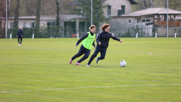 Fotbal feminin WU19. Naționala continuă pregătirile pentru preliminarii