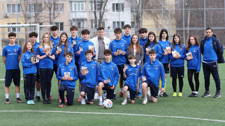 Ion Nicolaescu, în vizită la două licee din Chișinău