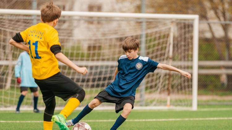 Liga David’s Capital Fotbal în Școli. S-au stabilit finalistele pentru clasele VII și VIII-IX