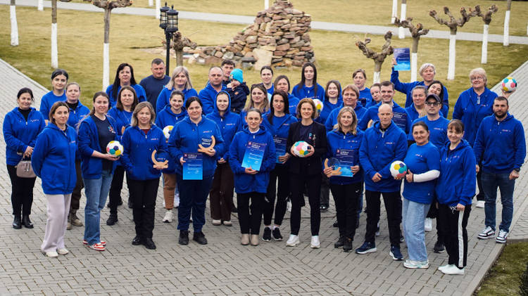 Seminar de instruire pentru antrenorii UEFA Playmakers (video)