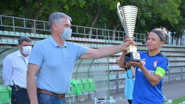 Agarista Anenii Noi a câștigat al 3-lea trofeu al anului - Cupa FMF la fotbal feminin