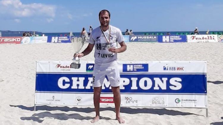 Andrei Negara, campion al Bulgariei la fotbal pe plajă