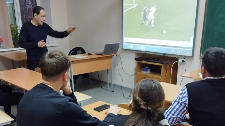 ARF Ialoveni și FMF, la seminarul „Cursuri de instruire a arbitrilor”
