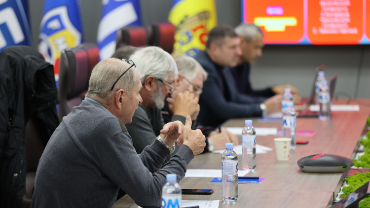 Comitetul de antrenori. Rapoarte și planuri
