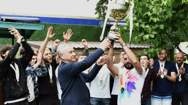 Dacia Buiucani, premiată pentru locul 1 în Liga 1