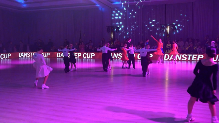 Dansul care unește elitele