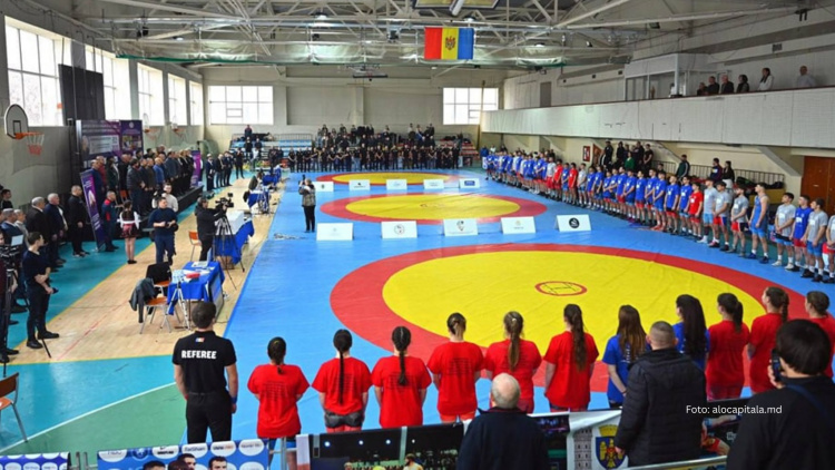 Dueluri tari la Campionatul Moldovei la lupte