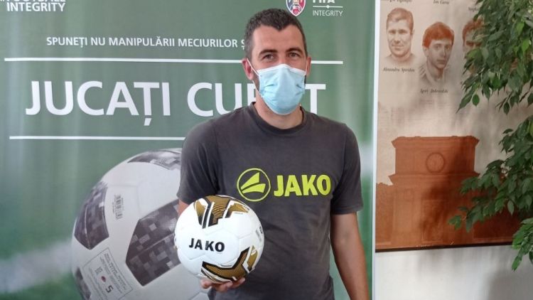 Federația Moldovenească de Fotbal oferă mingi cluburilor de fotbal din Divizia A