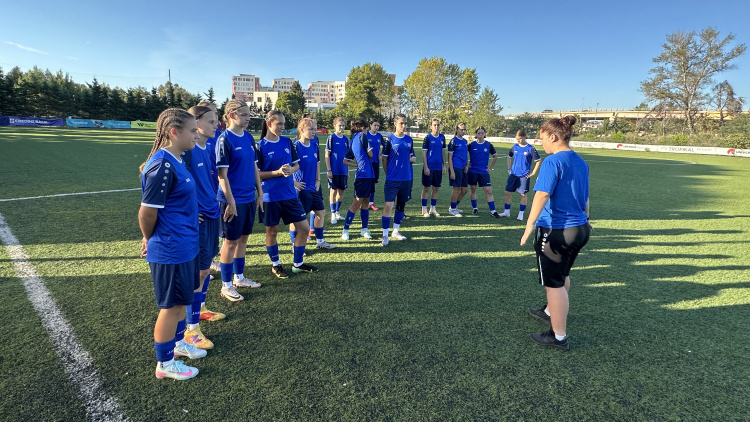 Fotbal feminin WU15. Ultimele pregătiri ale junioarelor înainte de startul Turneul de Dezvoltare UEFA 2025