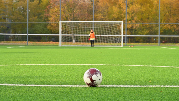 Fotbal în școli. La Liceul „George Meniuc” din capitală a fost inaugurat un stadion școlar