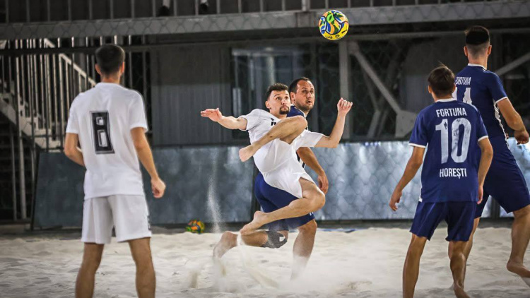 Fotbal pe plajă. Rezultatul meciului pentru locul 7 în campionat

