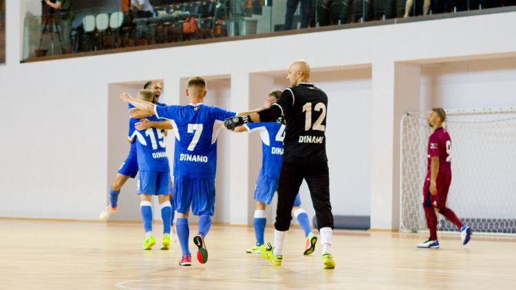 Futsal. Finala campionatului național se va juca între Dinamo Plus și Steaua Dental