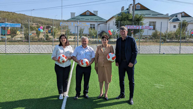 FMF, partener la inaugurarea terenului de fotbal de la Gimnaziul Porumbești din Cantemir