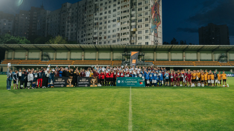 Liceele „Mihai Viteazul” și „Nicolae Iorga”, primele campioane la Liga David’s Capital Fotbal în Școli 2025