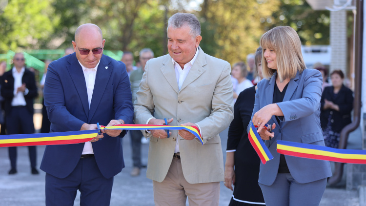 Un teren multifuncțional modern, la Liceul Teoretic Nicolai Nekrasov din Strășeni