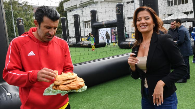 Luis Figo a mâncat plăcinte de la Daniela Vizitiu la Firul Ierbii