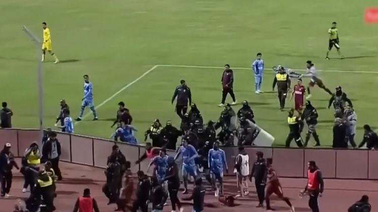 Meci violent în Bolivia