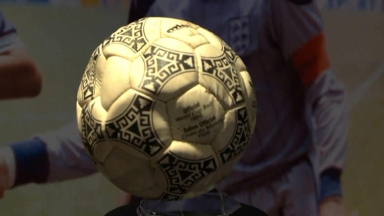 Mingea celebrului gol “Mâna lui Dumnezeu”, vândută la licitație