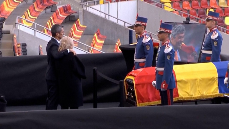 Mircea Lucescu, omagiat pe Arena Națională