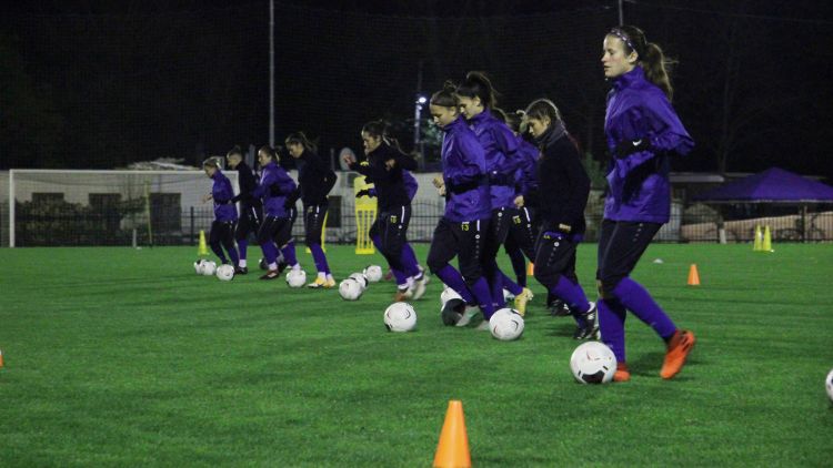 Naționala feminină a început pregătirile pentru meciurile cu Spania si Cehia