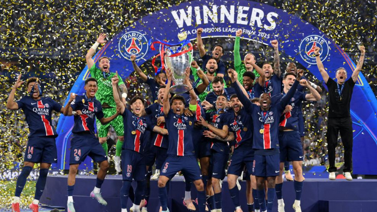 Paris Saint-Germain cucerește primul său trofeu UEFA Champions League!