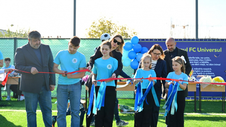 Fotbal în școli. La IPLT „Universul” a fost inaugurat un stadion școlar de mărimi standard