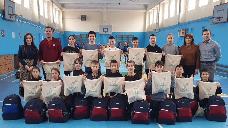 Proiectul ”Fotbal în Școli” la Taraclia. Echipament sportiv pentru liceul din localitate