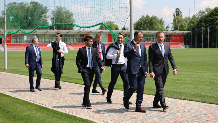 Reprezentanții FIFA și UEFA, în vizită la CPSM