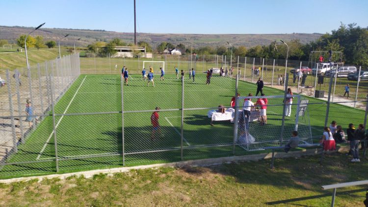 Satul Cîrpești are teren nou de mini-fotbal