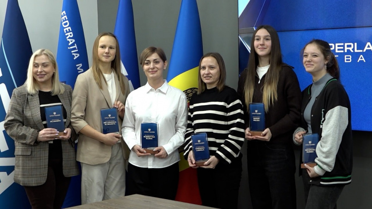 Superlativele FMF în fotbalul feminin