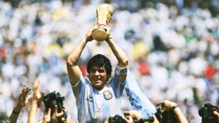 Tragedie. S-a stins Diego Maradona