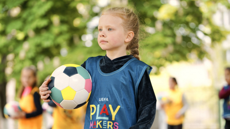 UEFA Playmakers continuă să inspire fetele la practicarea fotbalului