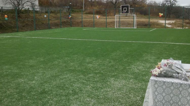 Un teren de fotbal a fost inaugurat în satul Cobîlea