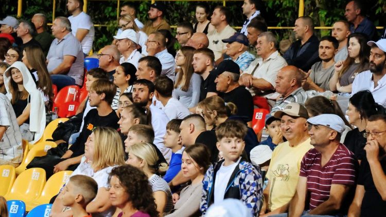 Unde mergem în weekend să privim fotbal